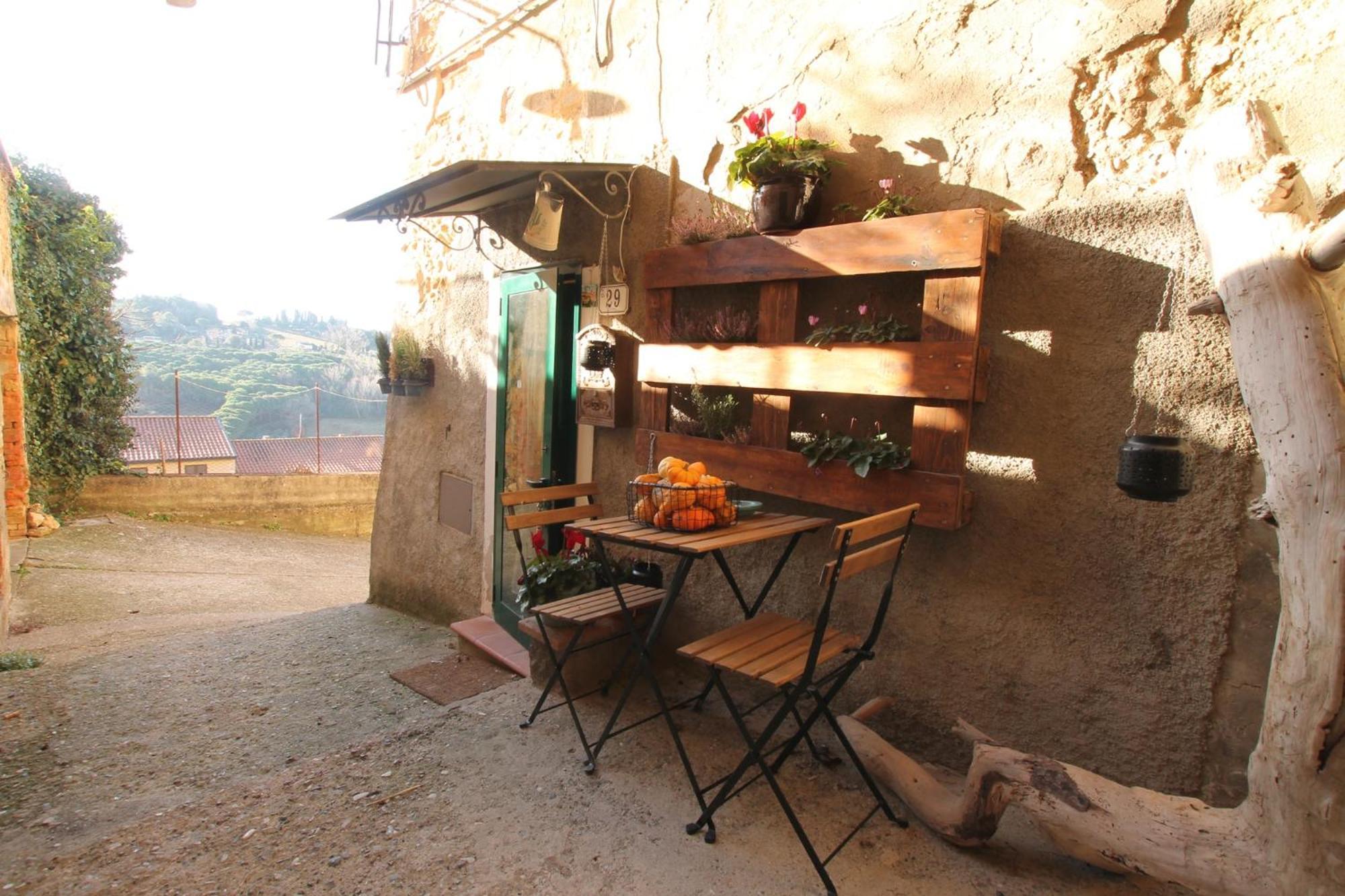 Il Piccino 29, Esperienza Romantica In Borgo.... Монтескудайо Екстериор снимка